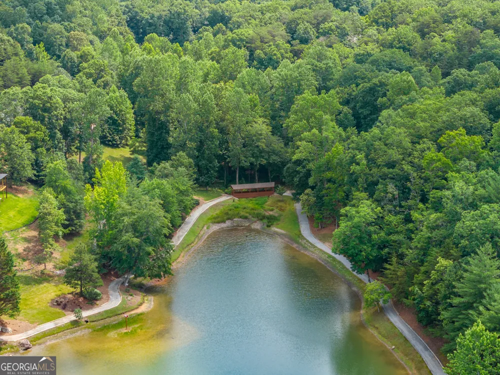 35 Chimney LN Cleveland, GA 30528