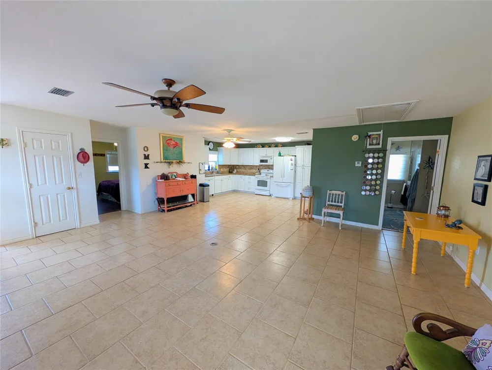 942 Surfview Crystal Beach, TX 77650