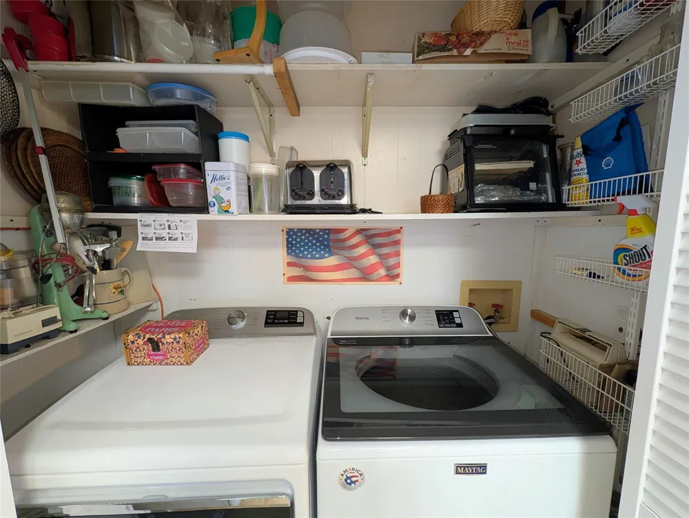 942 Surfview Crystal Beach, TX 77650