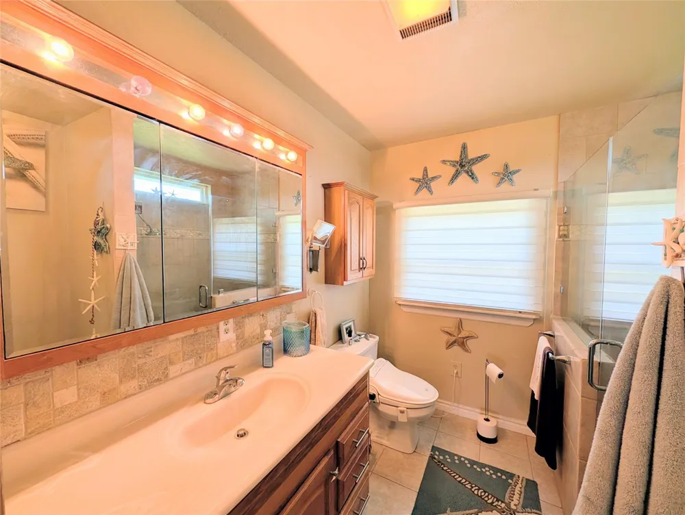 942 Surfview Crystal Beach, TX 77650