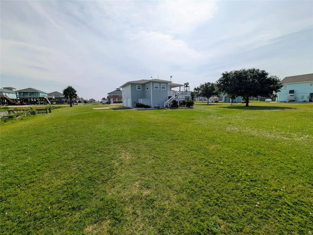 942 Surfview Crystal Beach, TX 77650