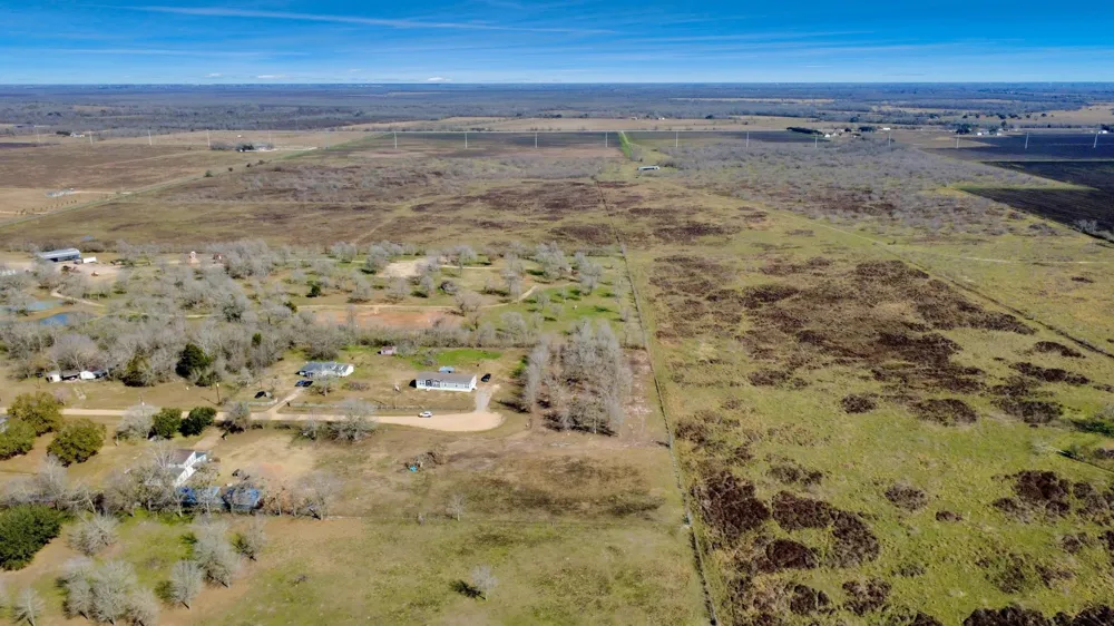 13 0 Mesquite Road Wallis, TX 77485