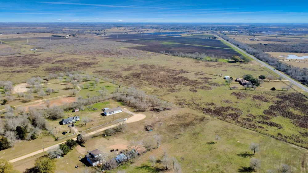 13 0 Mesquite Road Wallis, TX 77485