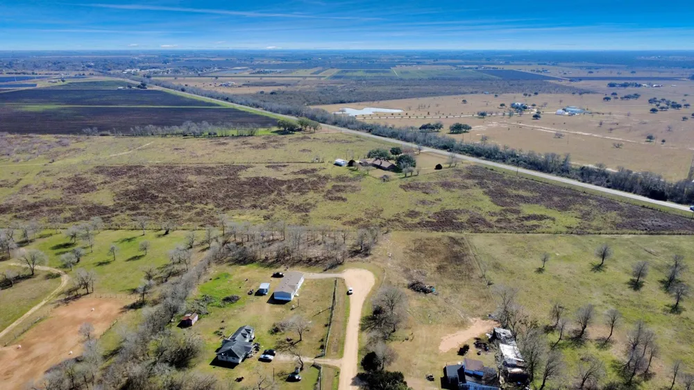 13 0 Mesquite Road Wallis, TX 77485