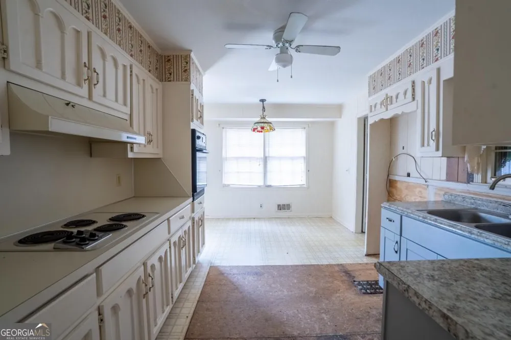 1334 Sherri LN Sugar Hill, GA 30518