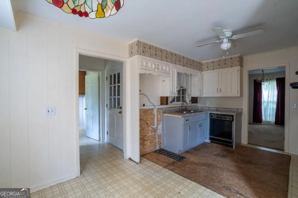1334 Sherri LN Sugar Hill, GA 30518