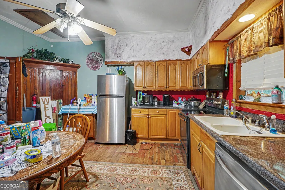 22 S Broad ST Porterdale, GA 30014