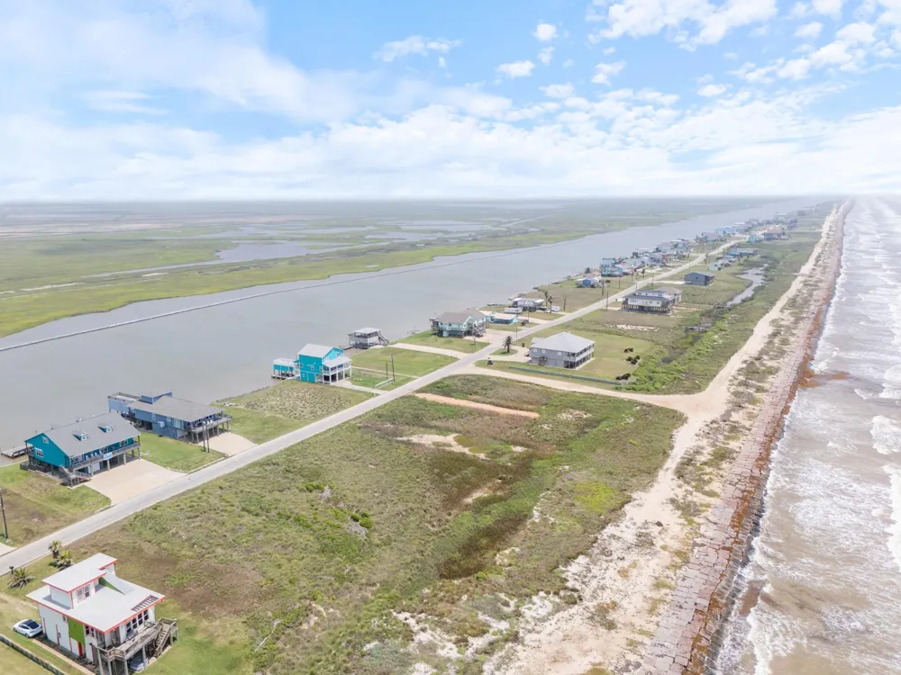 3 County Road 230 Sargent, TX 77414