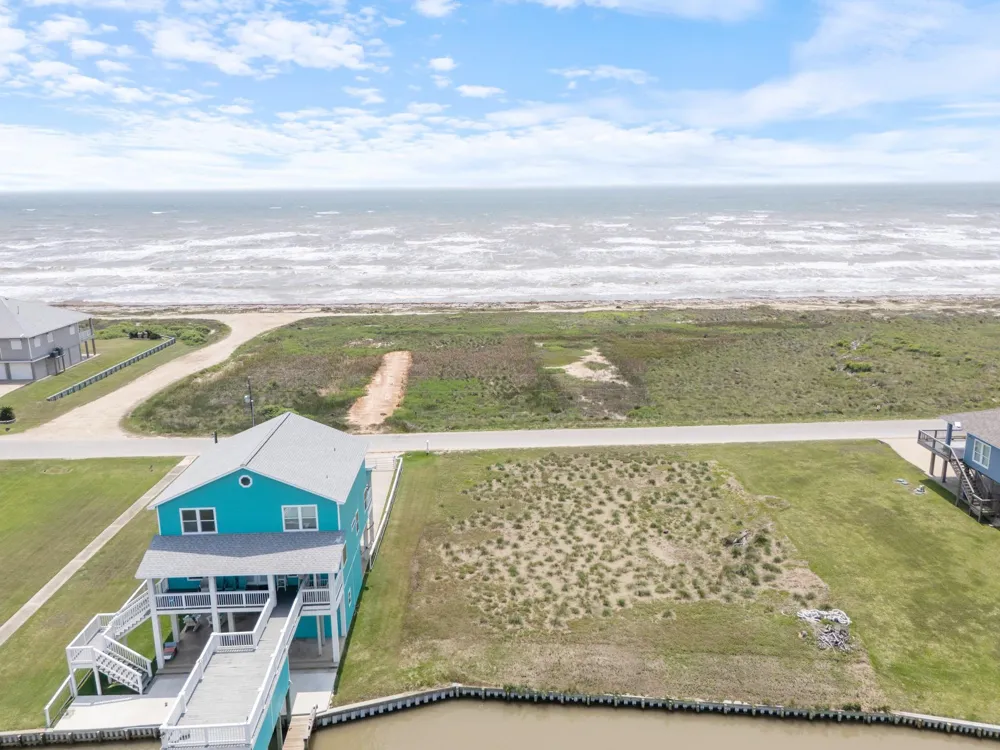 3 County Road 230 Sargent, TX 77414