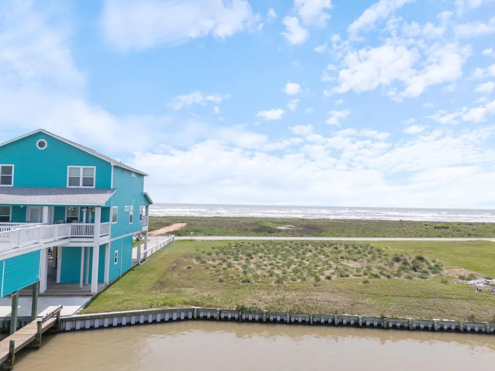 3 County Road 230 Sargent, TX 77414