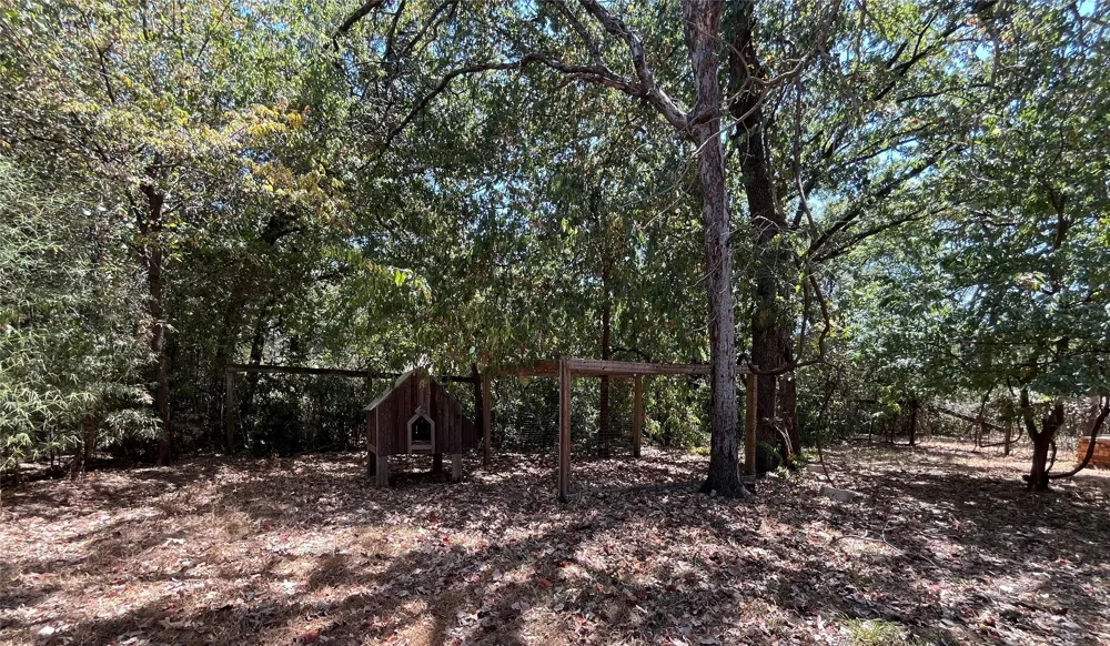 2320 Los Robles Drive Grapevine, TX 76051