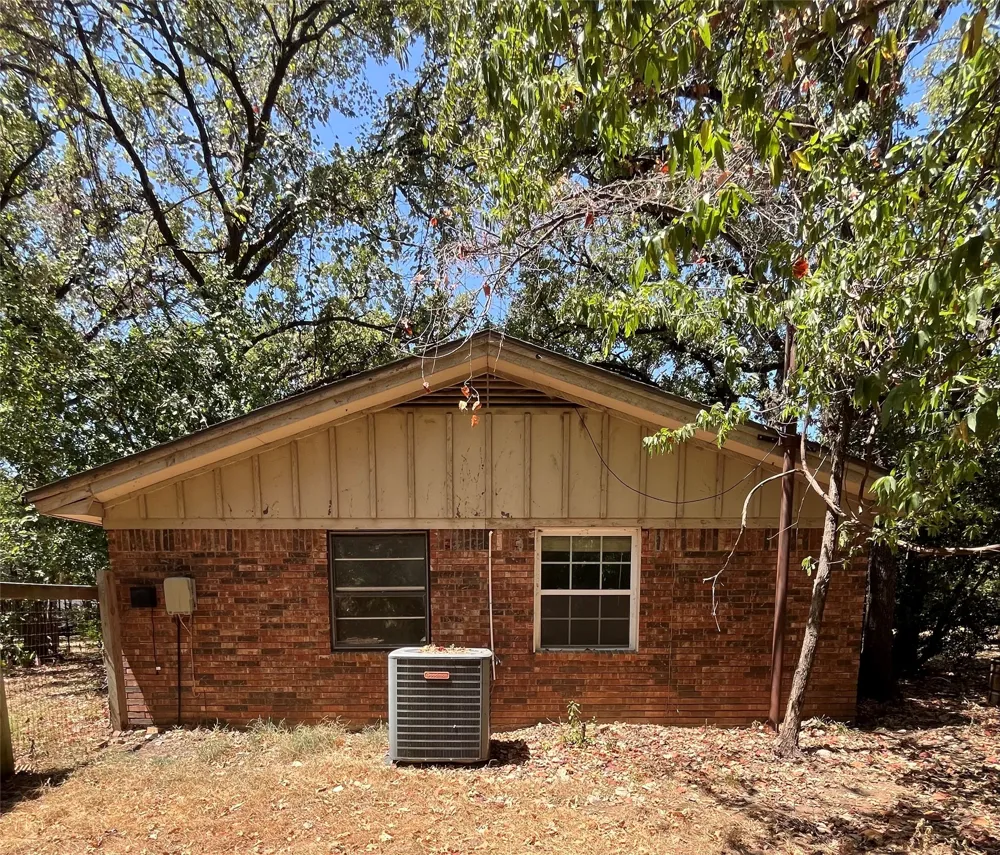 2320 Los Robles Drive Grapevine, TX 76051
