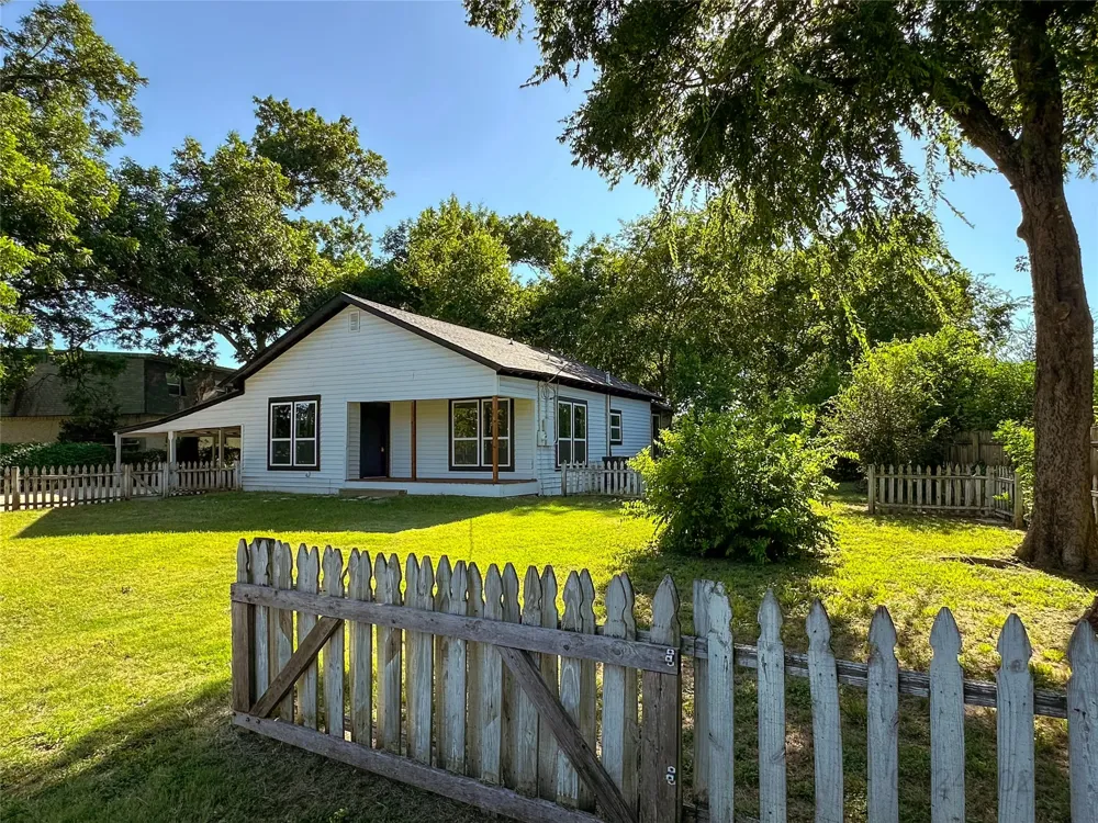403 Gaither Street Glen Rose, TX 76043