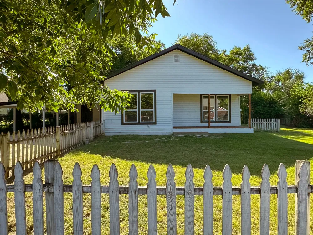 403 Gaither Street Glen Rose, TX 76043