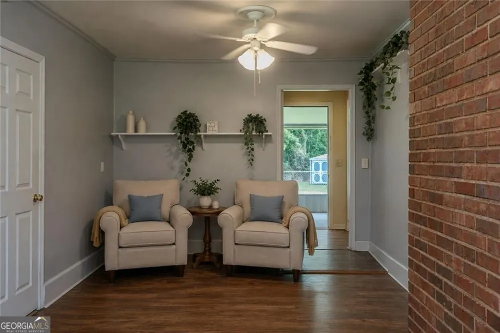 133 English ST E Douglas, GA 31535