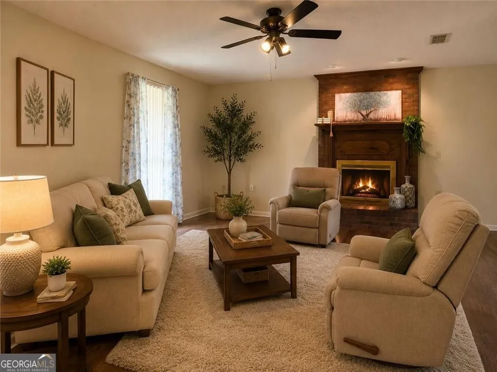 133 English ST E Douglas, GA 31535