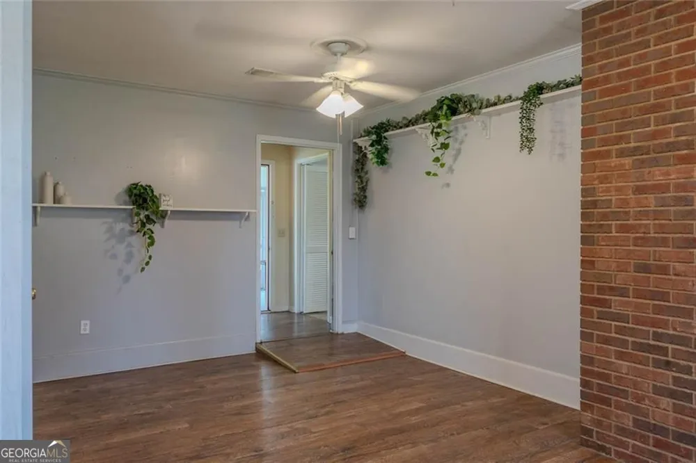 133 English ST E Douglas, GA 31535