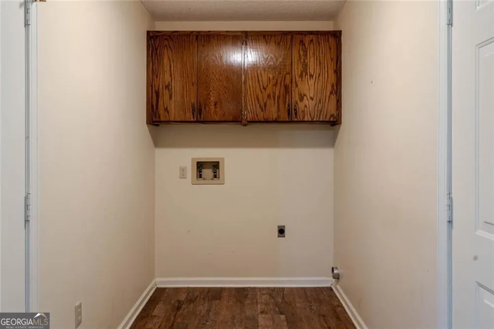 133 English ST E Douglas, GA 31535