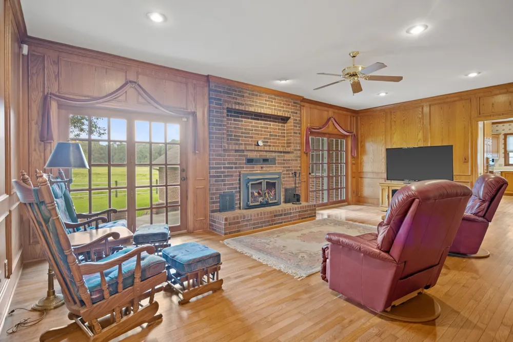 2199 County Rd 3150 Cookville, TX 75558