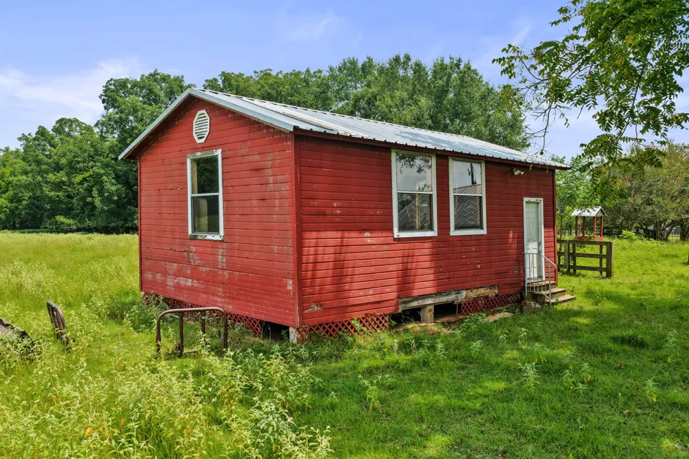 2199 County Rd 3150 Cookville, TX 75558