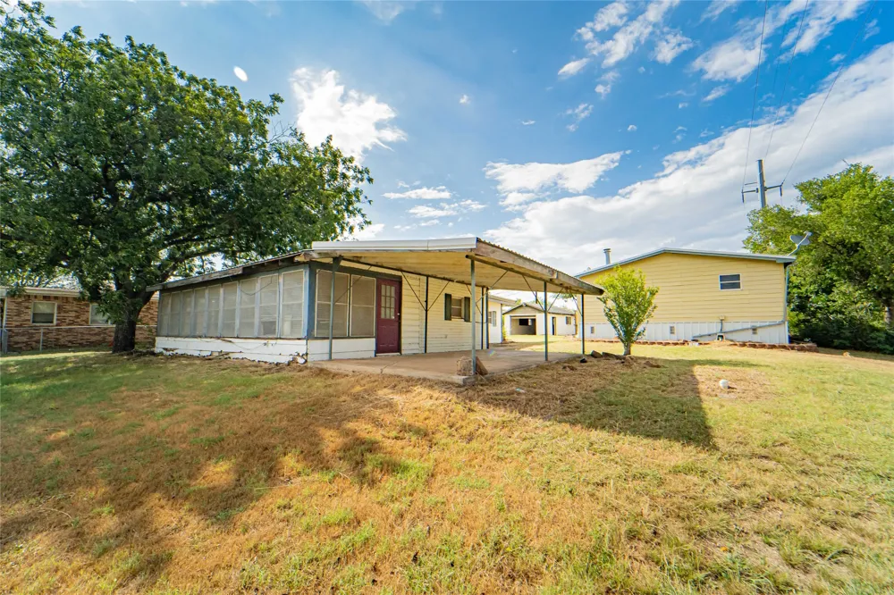 2517 County Road 215 Breckenridge, TX 76424