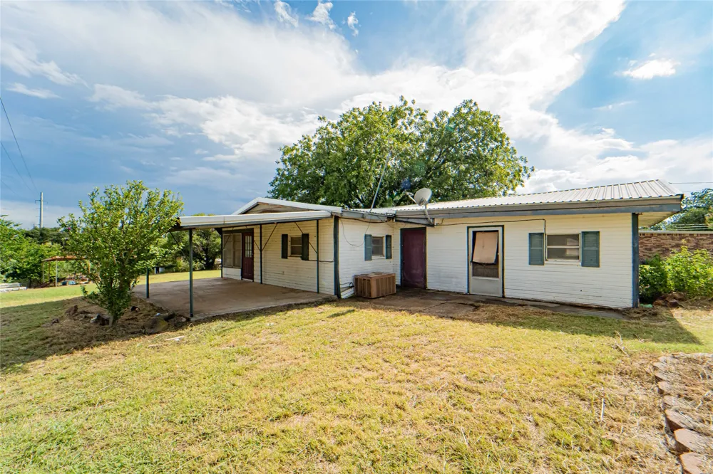 2517 County Road 215 Breckenridge, TX 76424