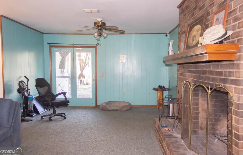 695 Jasmine DR Douglas, GA 31535