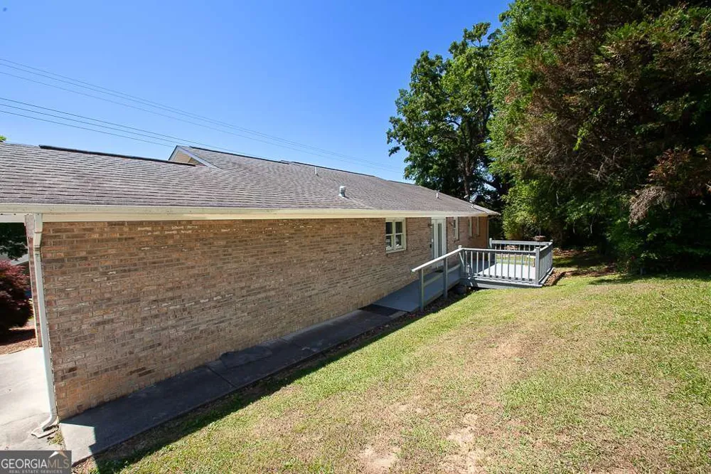 102 Lindsey CT NE Calhoun, GA 30701