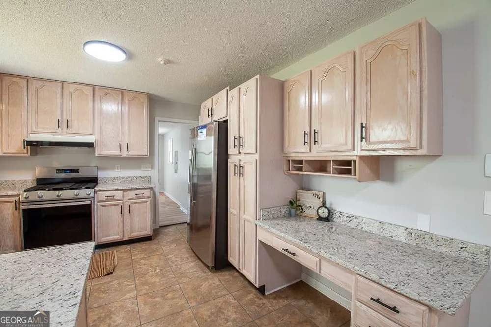 102 Lindsey CT NE Calhoun, GA 30701