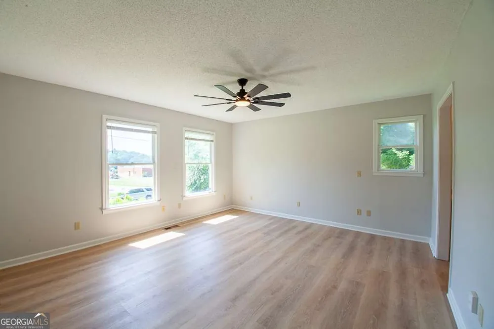 102 Lindsey CT NE Calhoun, GA 30701