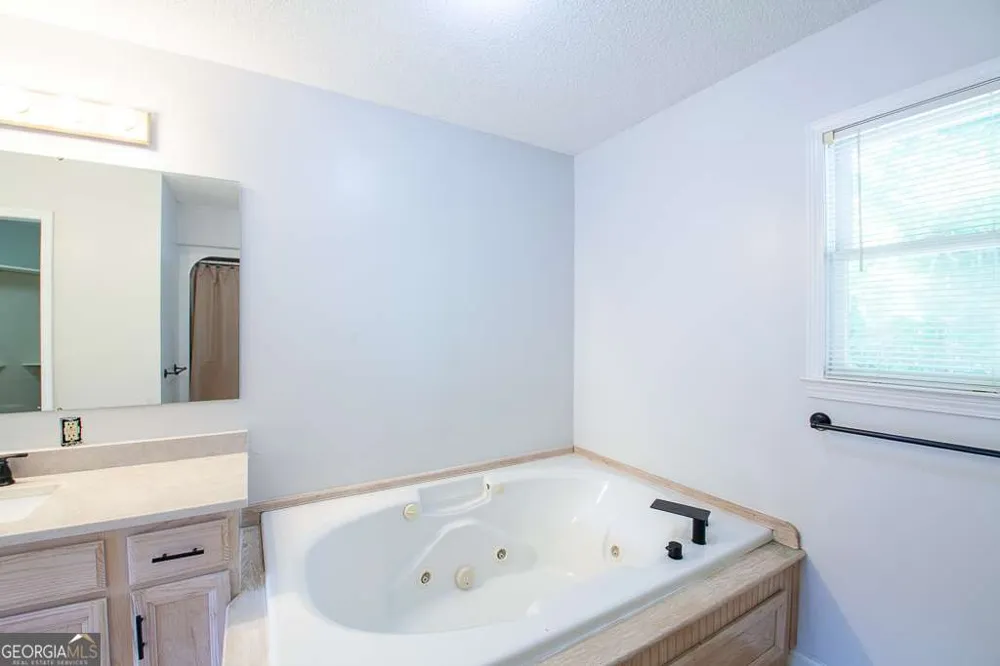 102 Lindsey CT NE Calhoun, GA 30701