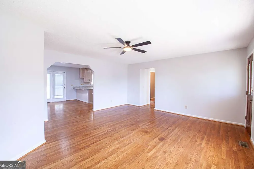 102 Lindsey CT NE Calhoun, GA 30701