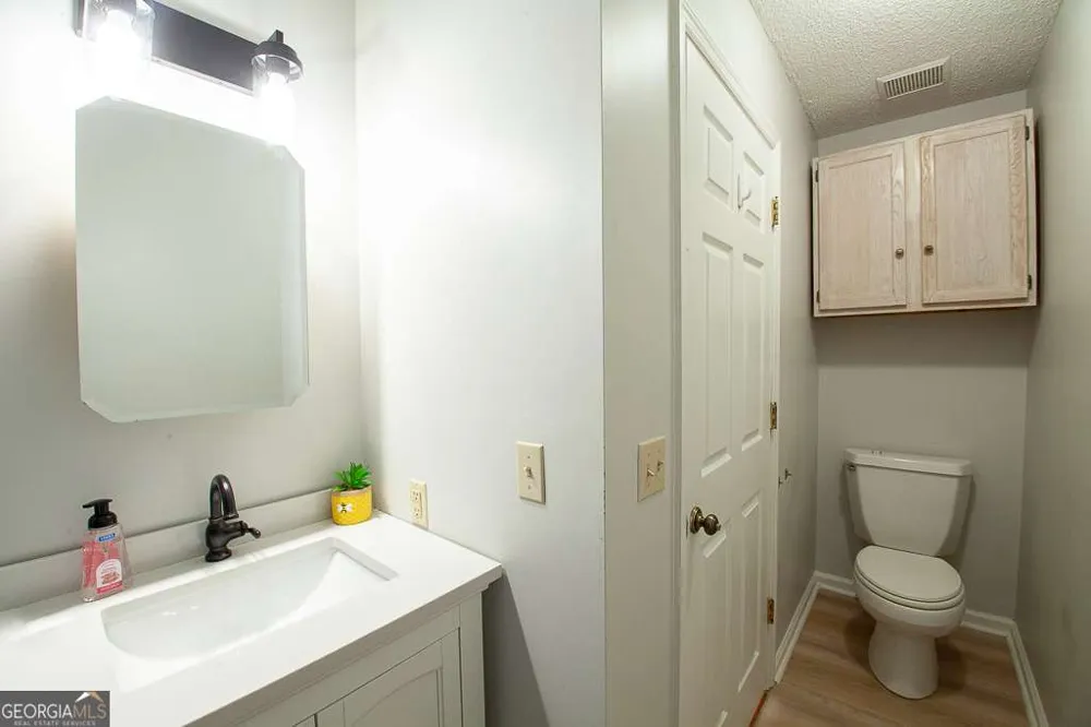 102 Lindsey CT NE Calhoun, GA 30701