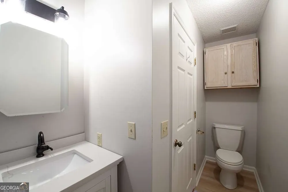 102 Lindsey CT NE Calhoun, GA 30701