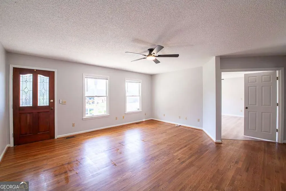 102 Lindsey CT NE Calhoun, GA 30701
