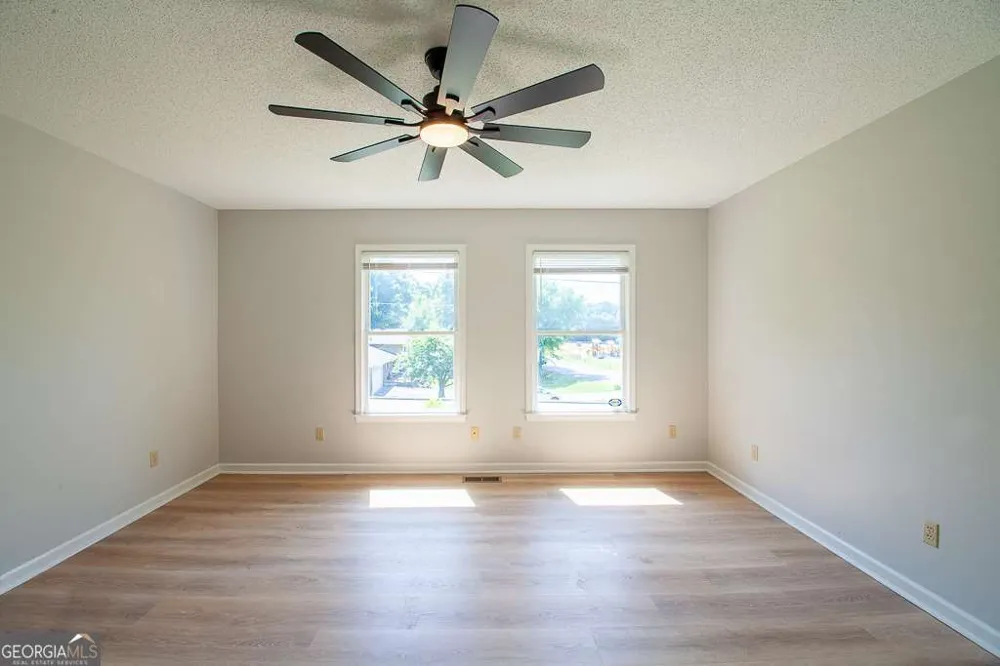 102 Lindsey CT NE Calhoun, GA 30701
