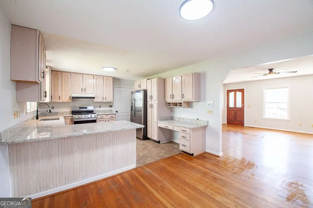 102 Lindsey CT NE Calhoun, GA 30701