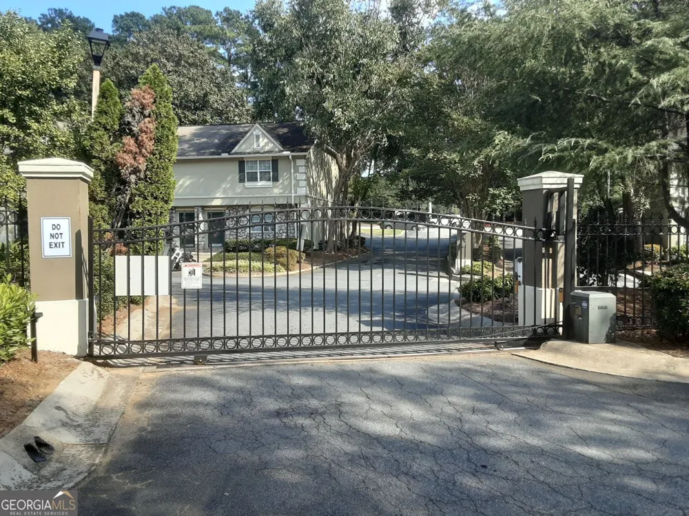 6900 Roswell RD Sandy Springs, GA 30328