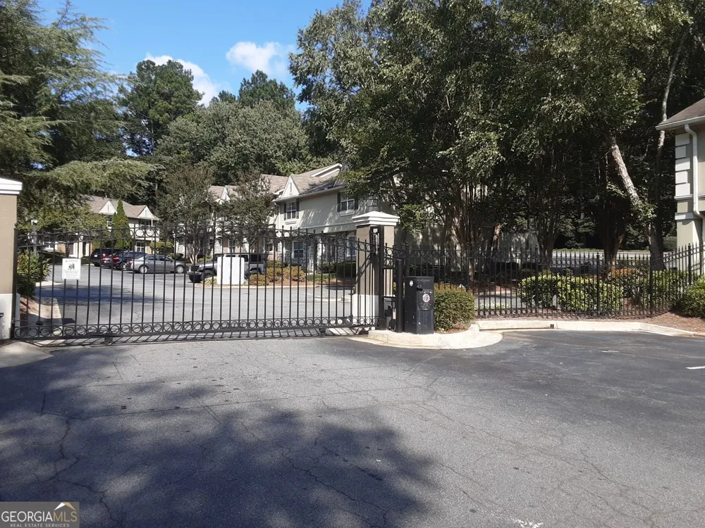 6900 Roswell RD Sandy Springs, GA 30328