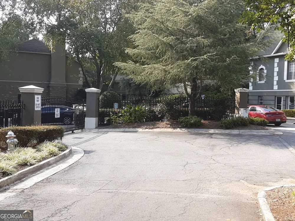 6900 Roswell RD Sandy Springs, GA 30328