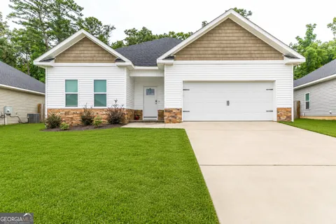 105 Garrett LN