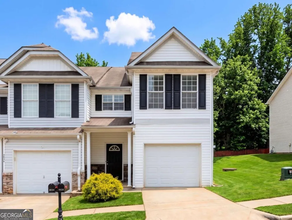 4932 Vireo DR Flowery Branch, GA 30542