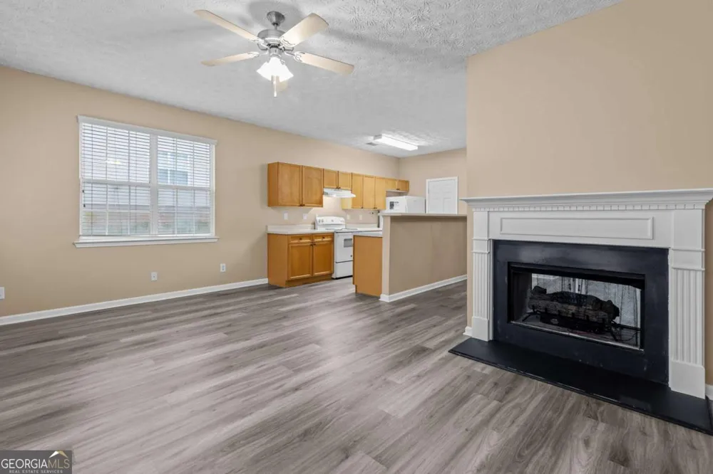 4932 Vireo DR Flowery Branch, GA 30542