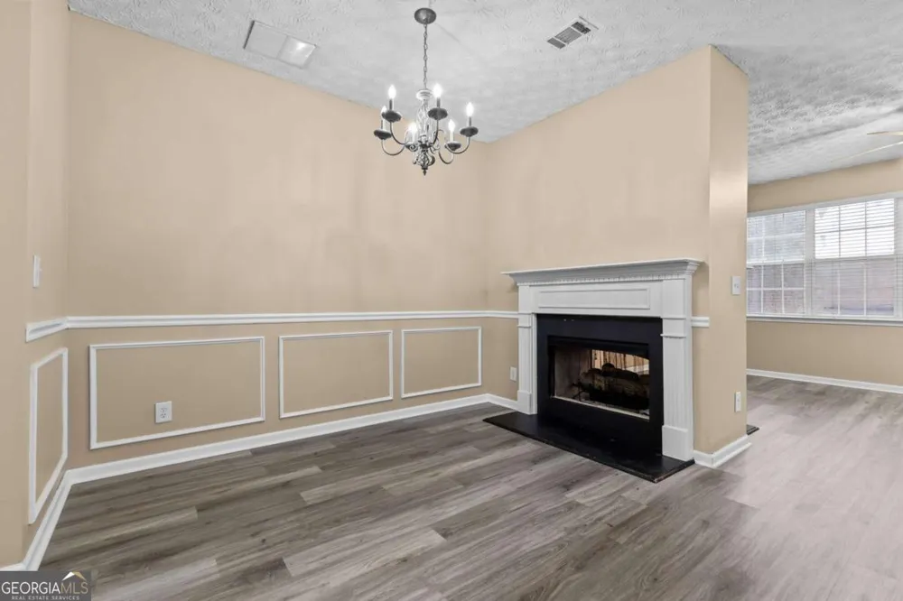 4932 Vireo DR Flowery Branch, GA 30542