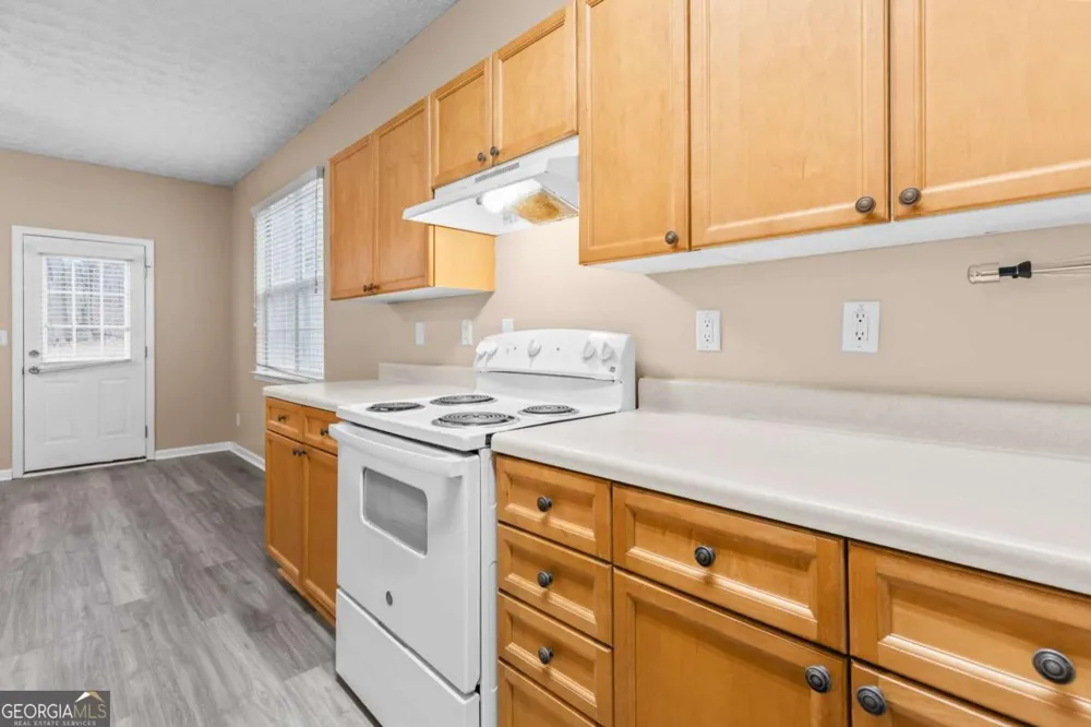 4932 Vireo DR Flowery Branch, GA 30542
