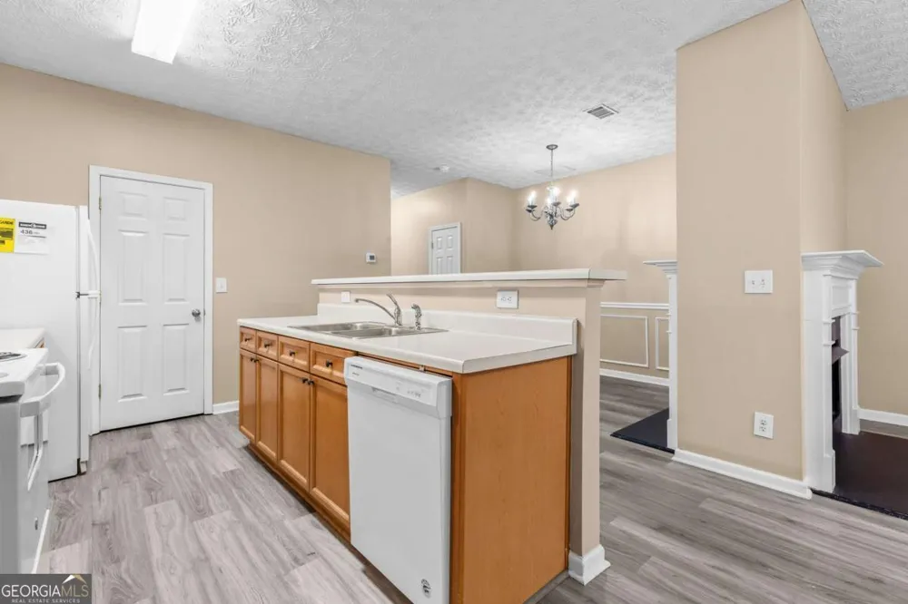4932 Vireo DR Flowery Branch, GA 30542