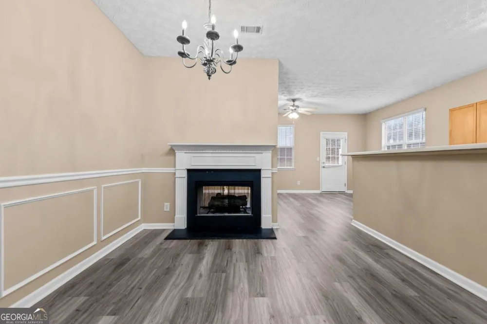 4932 Vireo DR Flowery Branch, GA 30542