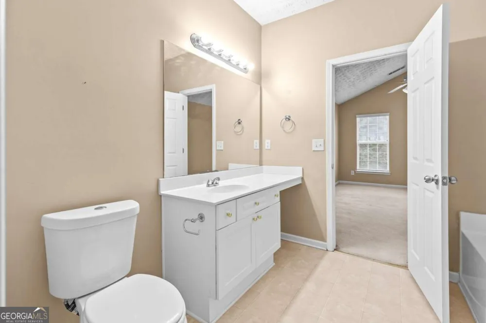 4932 Vireo DR Flowery Branch, GA 30542