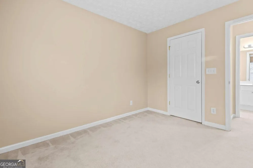 4932 Vireo DR Flowery Branch, GA 30542