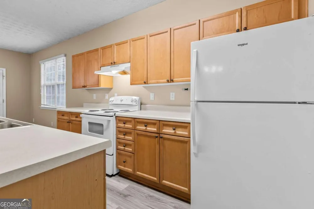 4932 Vireo DR Flowery Branch, GA 30542